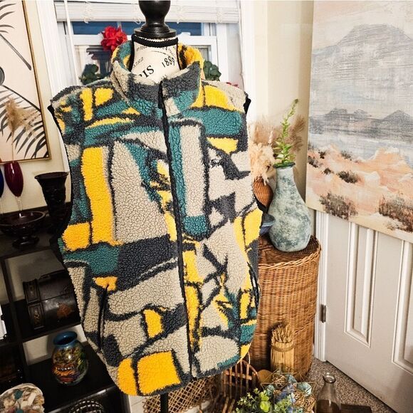 Stussy Colorblock sherpa Jacquard Design sleeveless Vest.